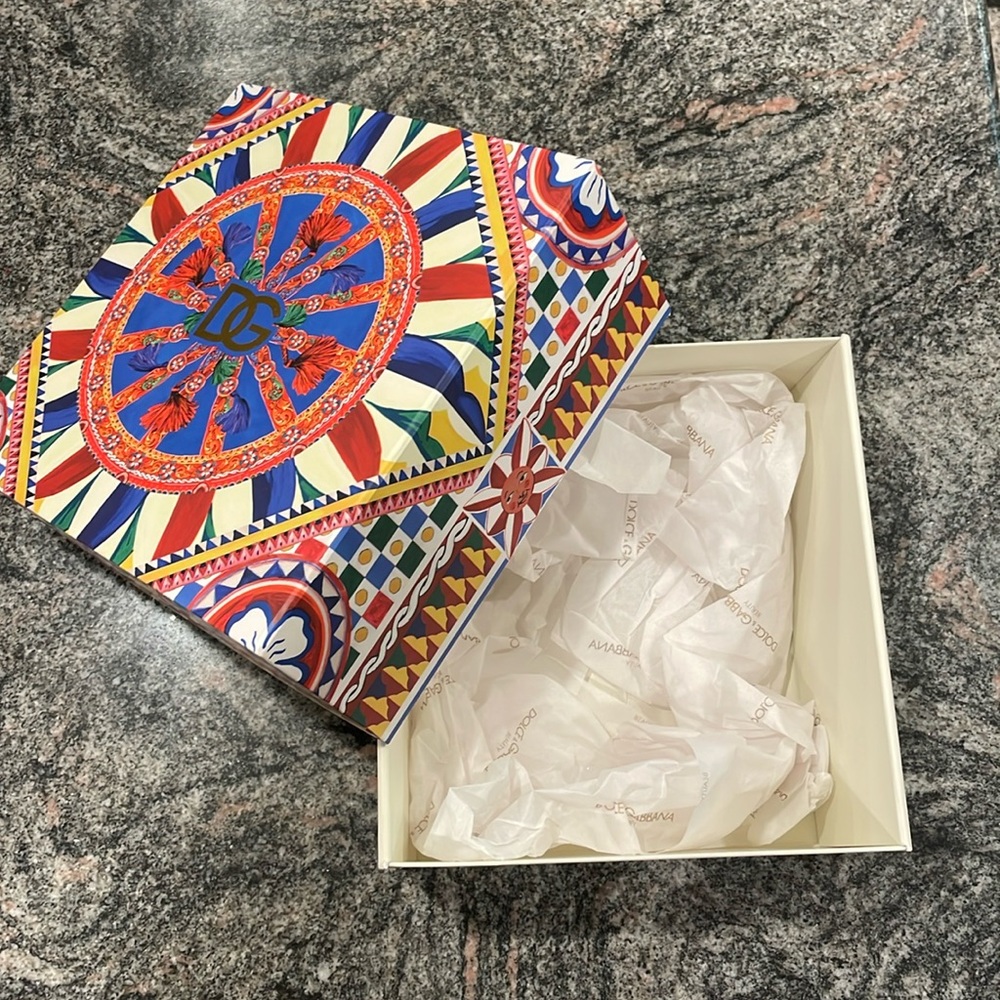 Dolce and Gabbana gift box